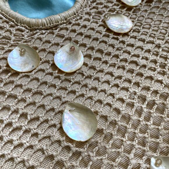 🌀SOLD🌀Vintage Crochet Shell Handbag - Picture 8 of 8